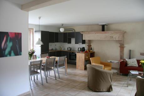 La Fontenelle - Lovely Holiday House With Swimming Pool 屈斯里 外观 照片